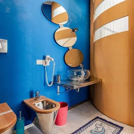 Court Of The Seminary * Otranto