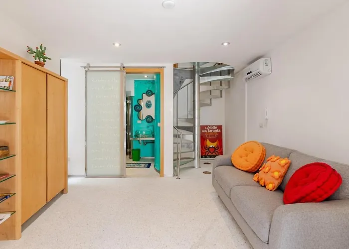 Court Of The Seminary * Otranto