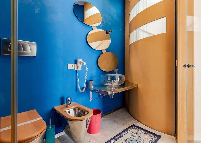 Court Of The Seminary * Otranto